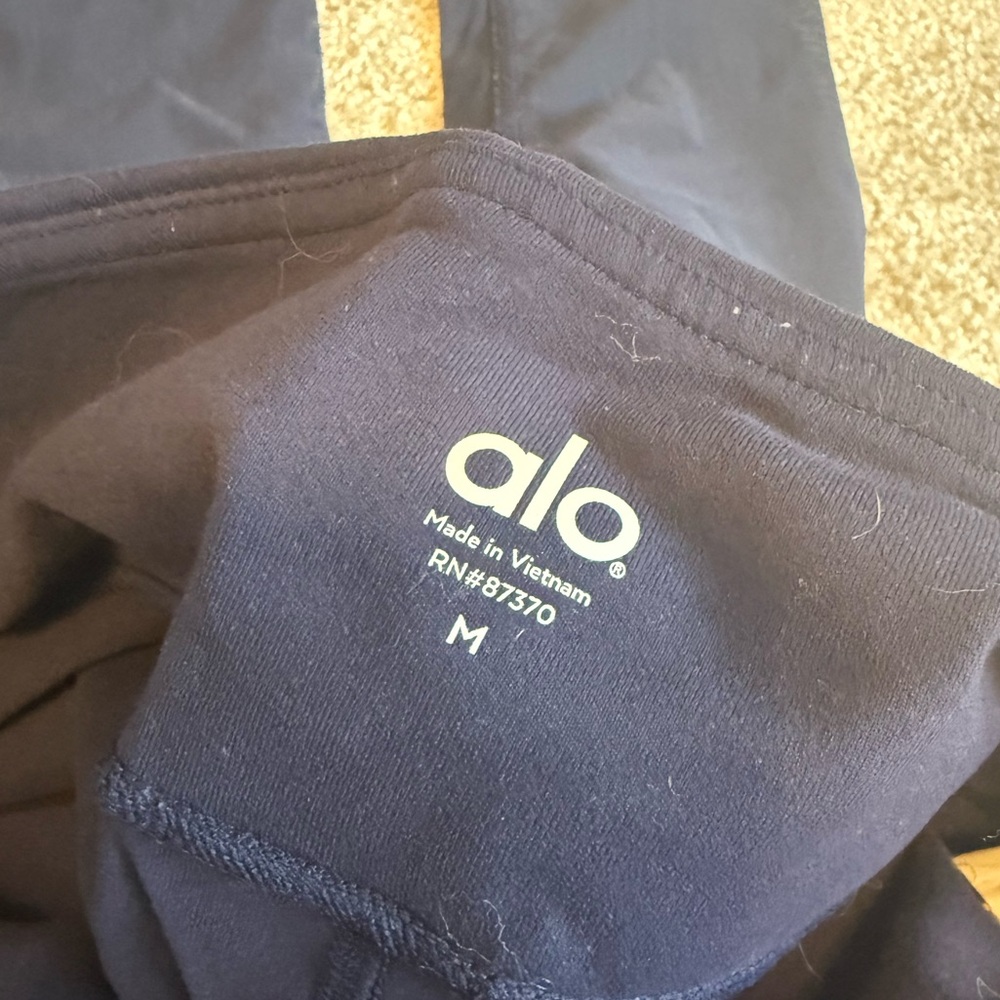 Alo Yoga Women's Blue Leggings Size Medium with Mesh - Picture 3 of 3